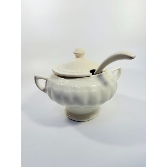 Ironstone Soup Tureen with Landle California US Pottery Vintage White Ceramic Mi - Picture 2 of 16